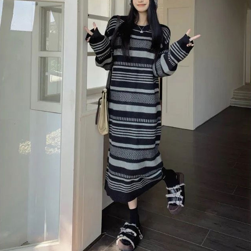 Długa sukienka z dzianiny w pa – Winter Clothing H&M recenzja i cena