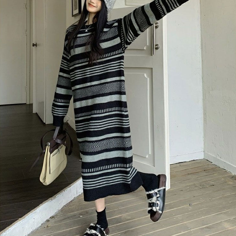 Długa sukienka z dzianiny w pa – Winter Clothing H&M recenzja i cena